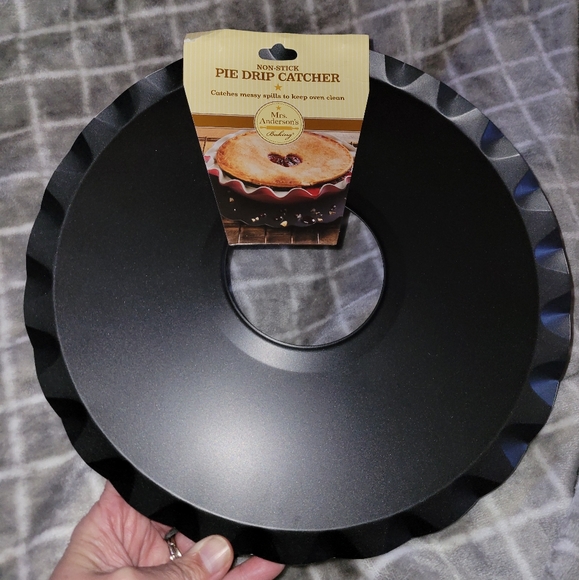 Mrs. Anderson Other - Mrs. Anderson’s Non-Stick Pie Drip Catcher New